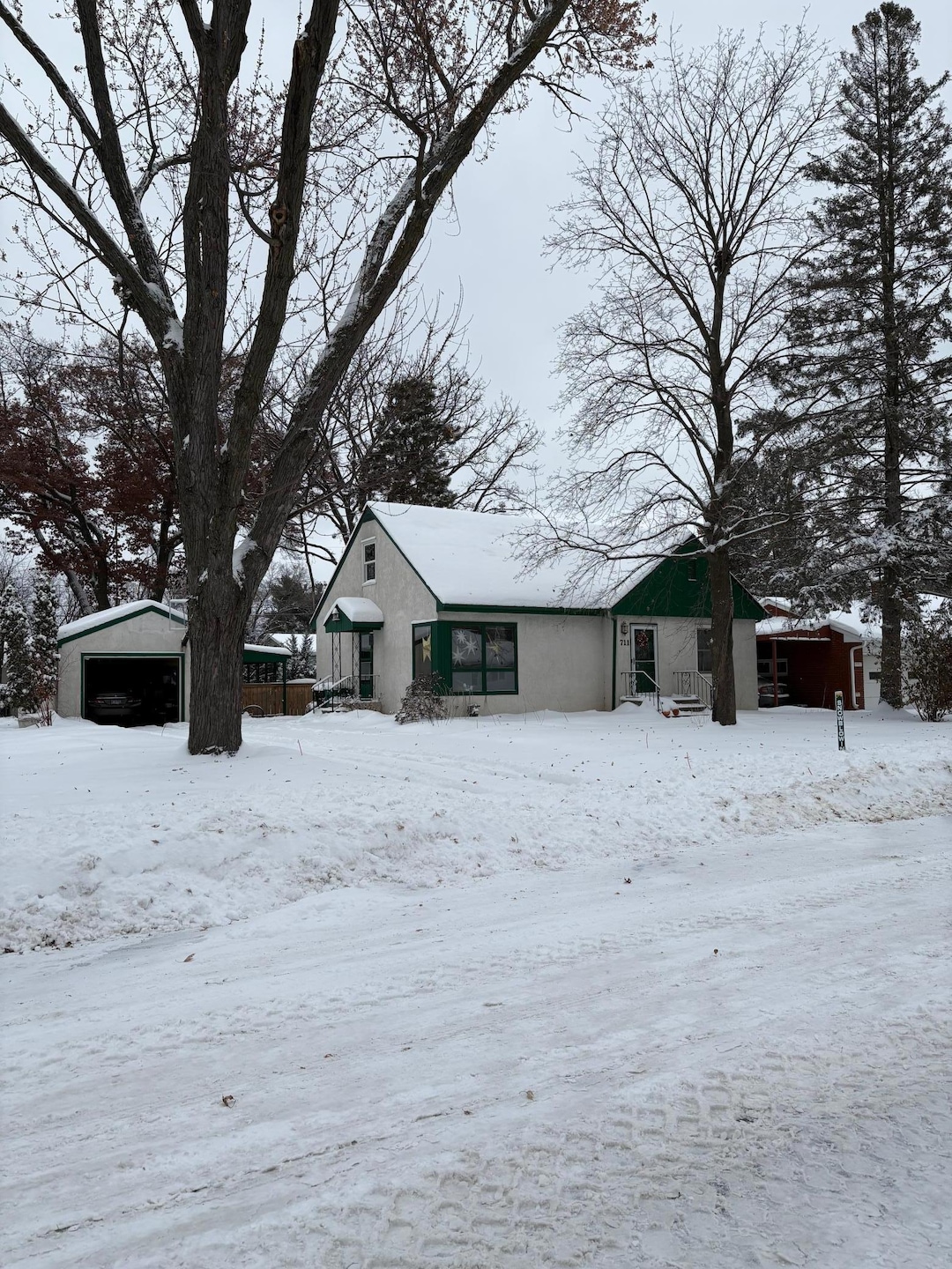 711 Grandview Ave W, Saint Paul, MN 55113 - photo 1