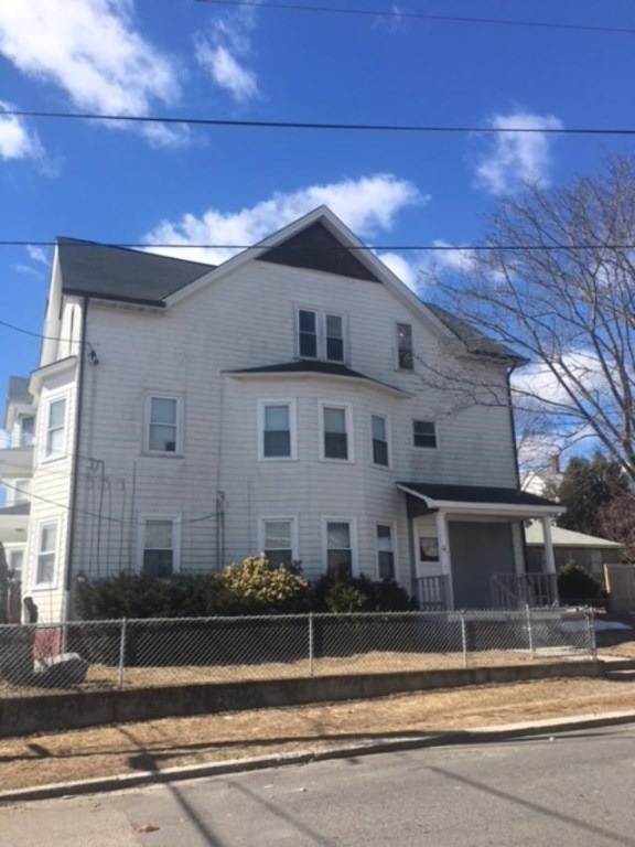 116 Englewood Ave, Pawtucket, RI 02860 - photo 1