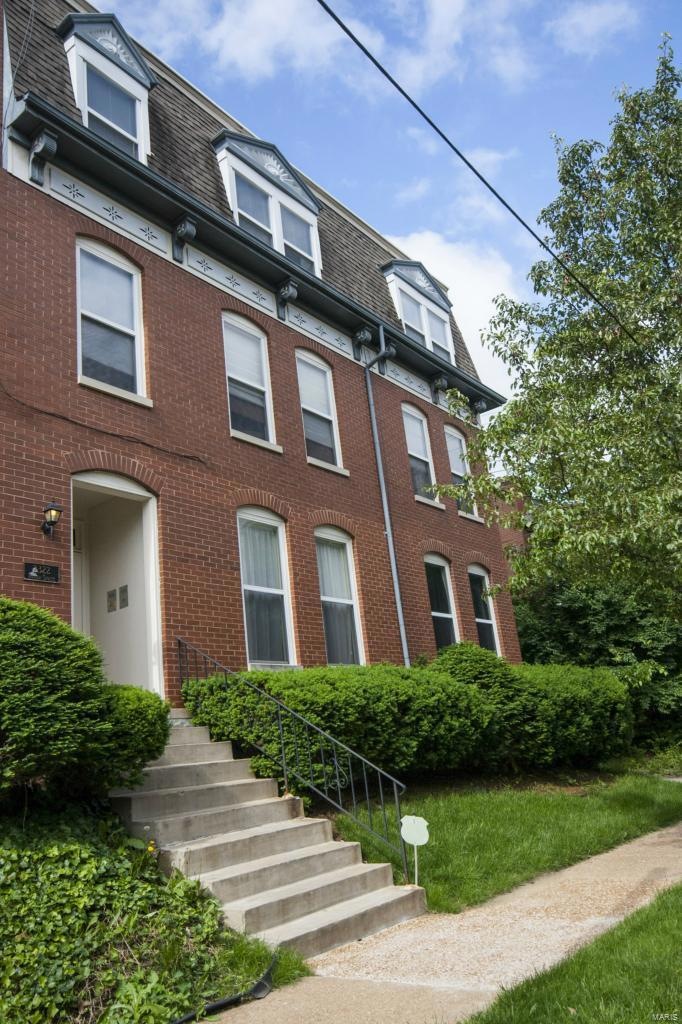 Welcome to 2322 Rutger #A in Historic Lafayette Sq