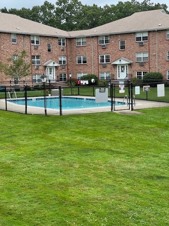 12 Colonial Village Dr unit 6, Arlington, MA 02474 - photo 1