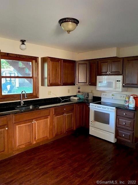 141 Madera Dr, Waterbury, CT 06704 - photo 1