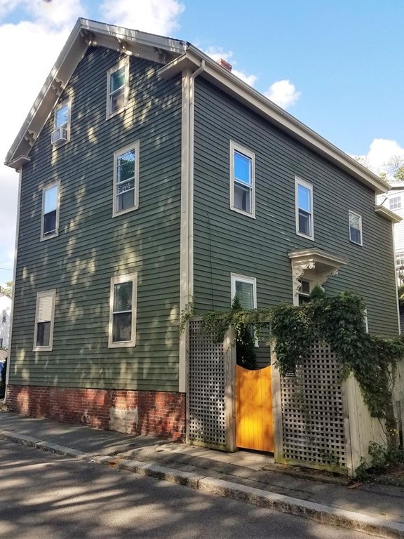 37 Union St unit 1, Salem, MA 01970 - photo 1