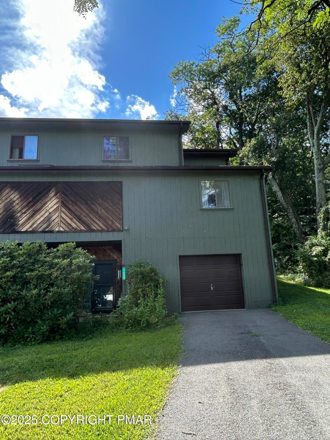 7222 Onawa Ct unit E4, Cresco, PA 18326 - photo 1