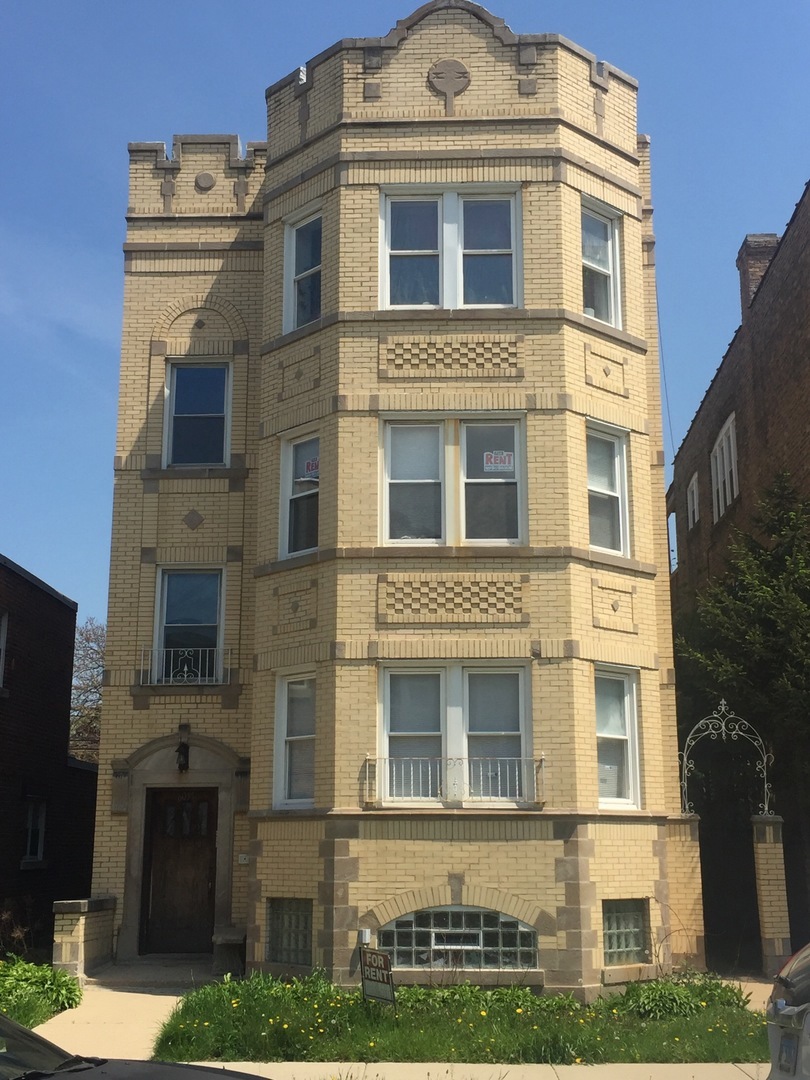 6039 N Mozart St, Chicago, IL 60659 - photo 1