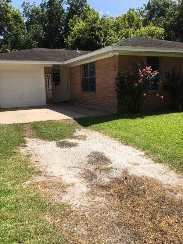 2416 10th St, Bay City, TX 77414 - photo 1