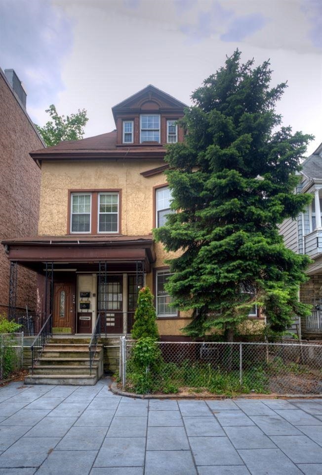 35 Bentley Ave unit 2, Jersey City, NJ 07304 - photo 1