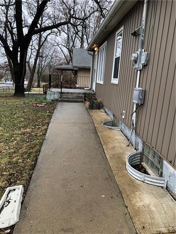 10036 W 51st St, Shawnee, KS 66203 - photo 1