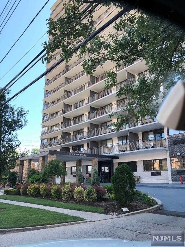 235 N Prospect Ave unit 3H, Bergenfield, NJ 07621 - photo 1