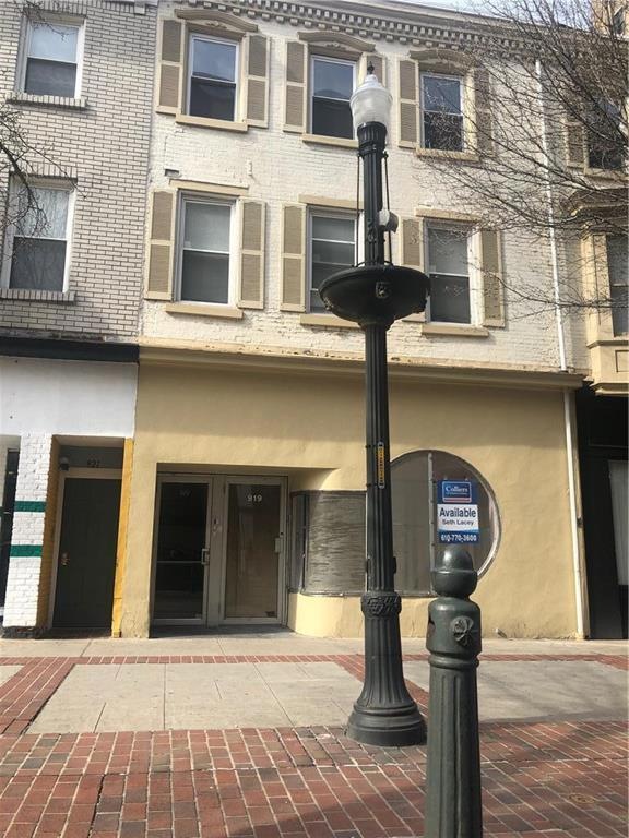 919 W Hamilton St unit 2nd floor, Allentown, PA 18101 - photo 1