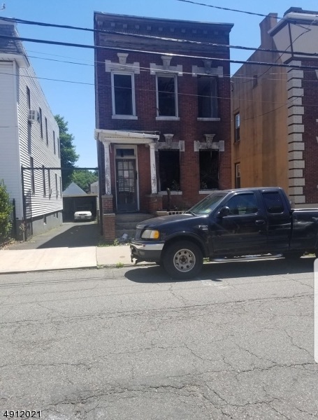 653 N 5th St, Newark, NJ 07107 - photo 1