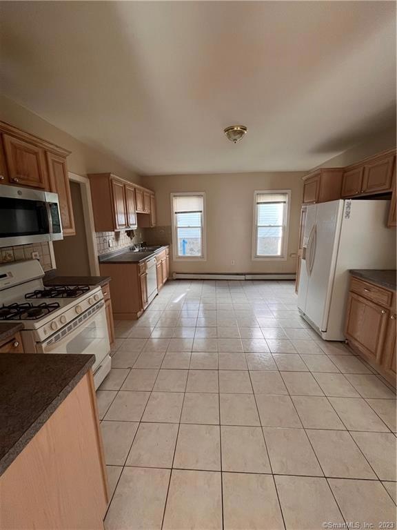 214 Bassett St unit 1, New Britain, CT 06051 - photo 1