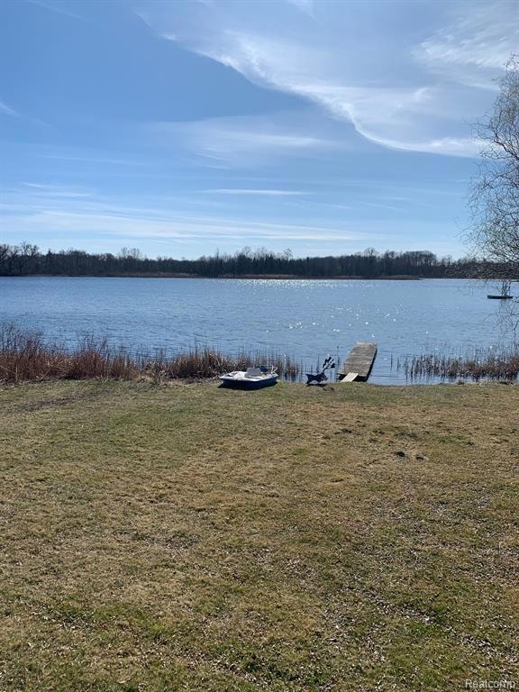 Peaceful Lakeview!
