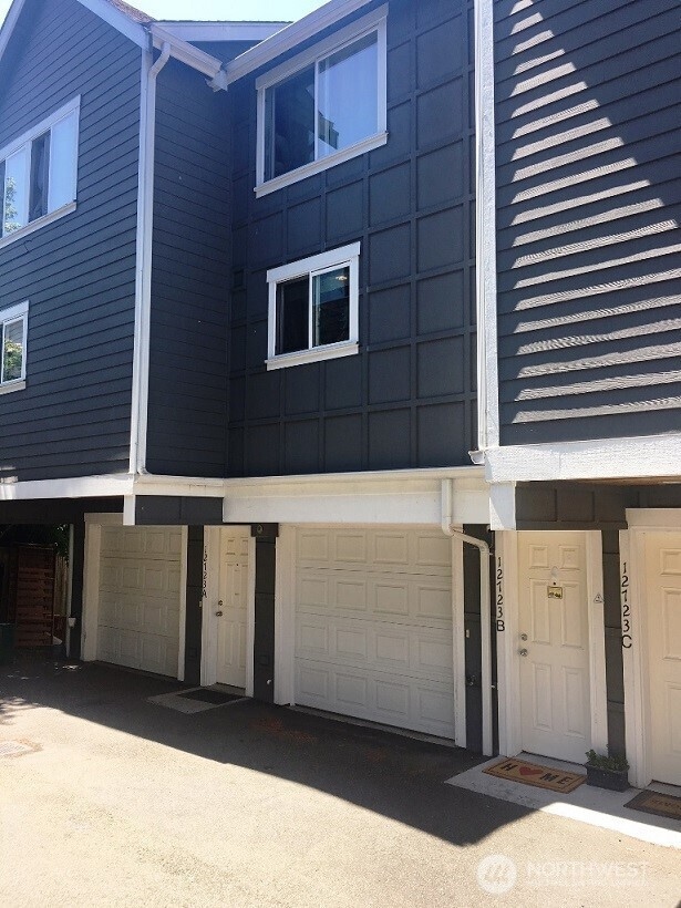 12723 35th Ave NE unit A, Seattle, WA 98125 - photo 1