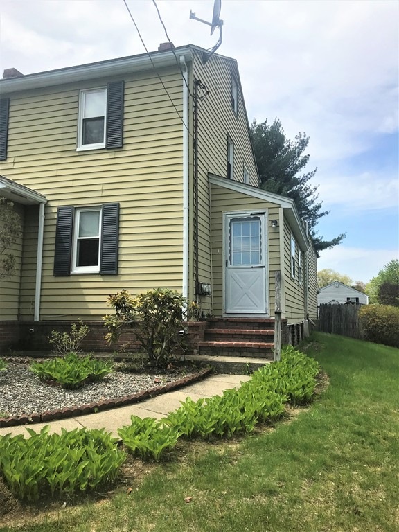 115 River St unit B, Hudson, MA 01749 - photo 1