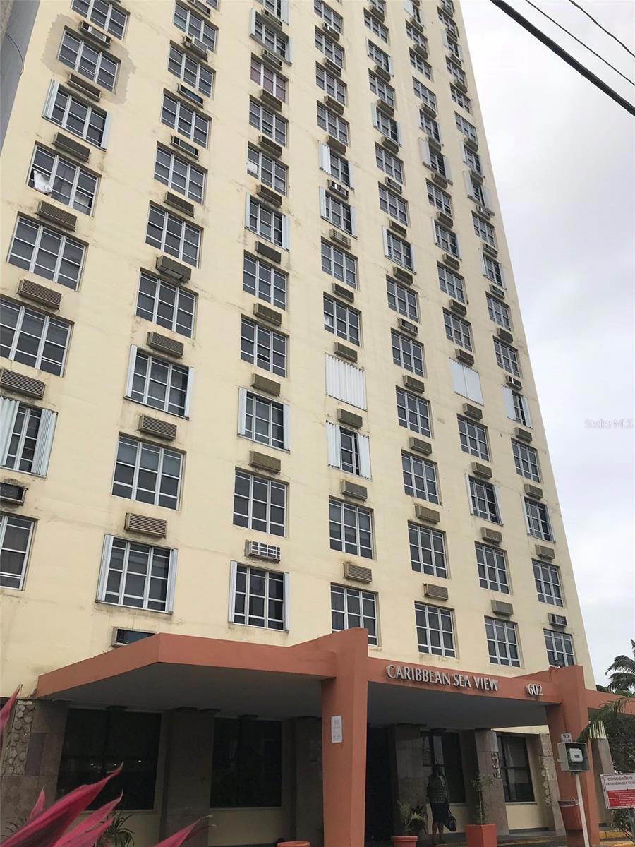602 Ave Fernandez Juncos unit 404, San Juan, PR 00907 - photo 1