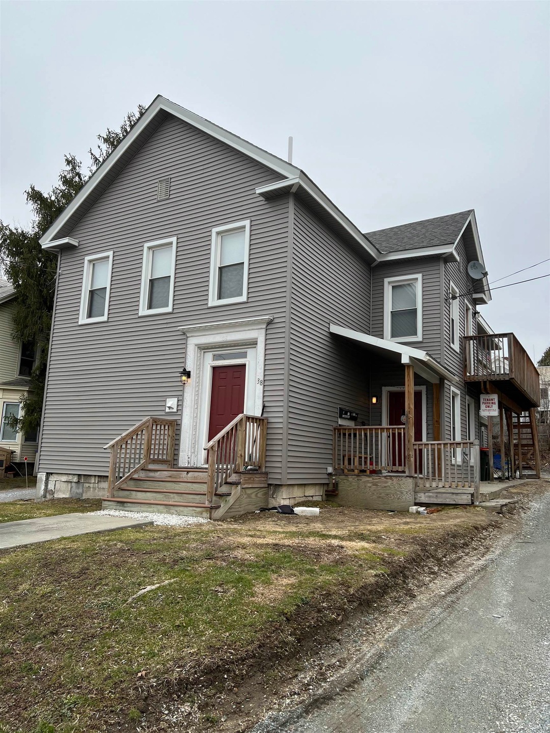 38 Pine St, Rutland, VT 05701 - photo 1