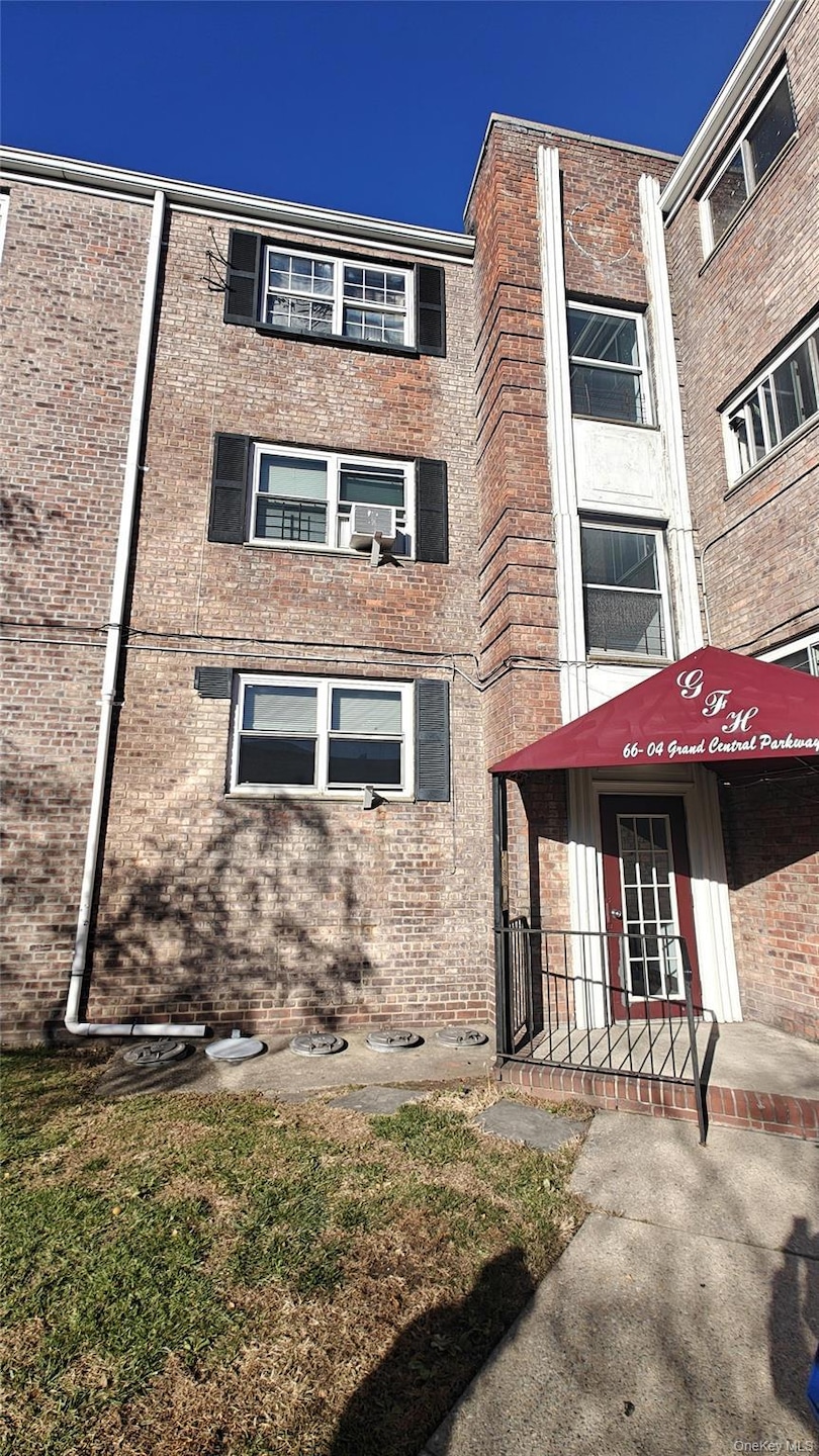 66-04 Grand Central Pkwy, Forest Hills, NY 11375 - photo 1