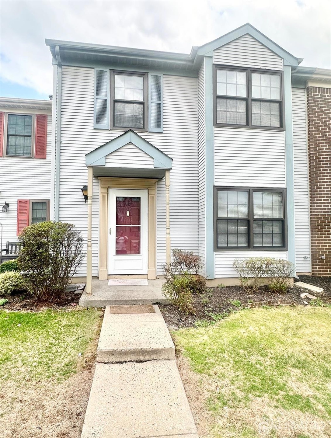 176 Chippenham Ct, Piscataway, NJ 08854 - photo 1