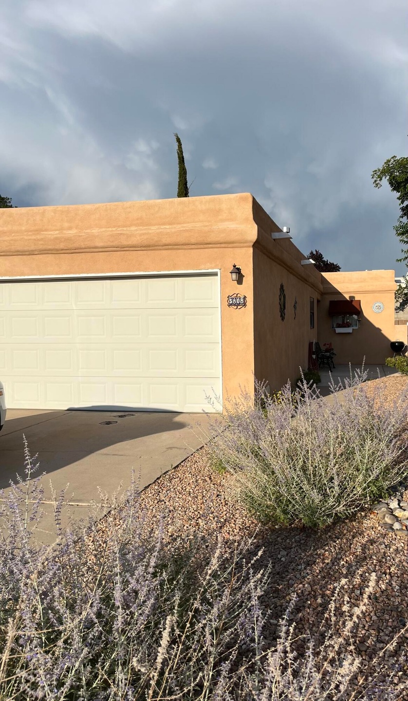 5808 Knollwood Dr NE, Albuquerque, NM 87109 - photo 1