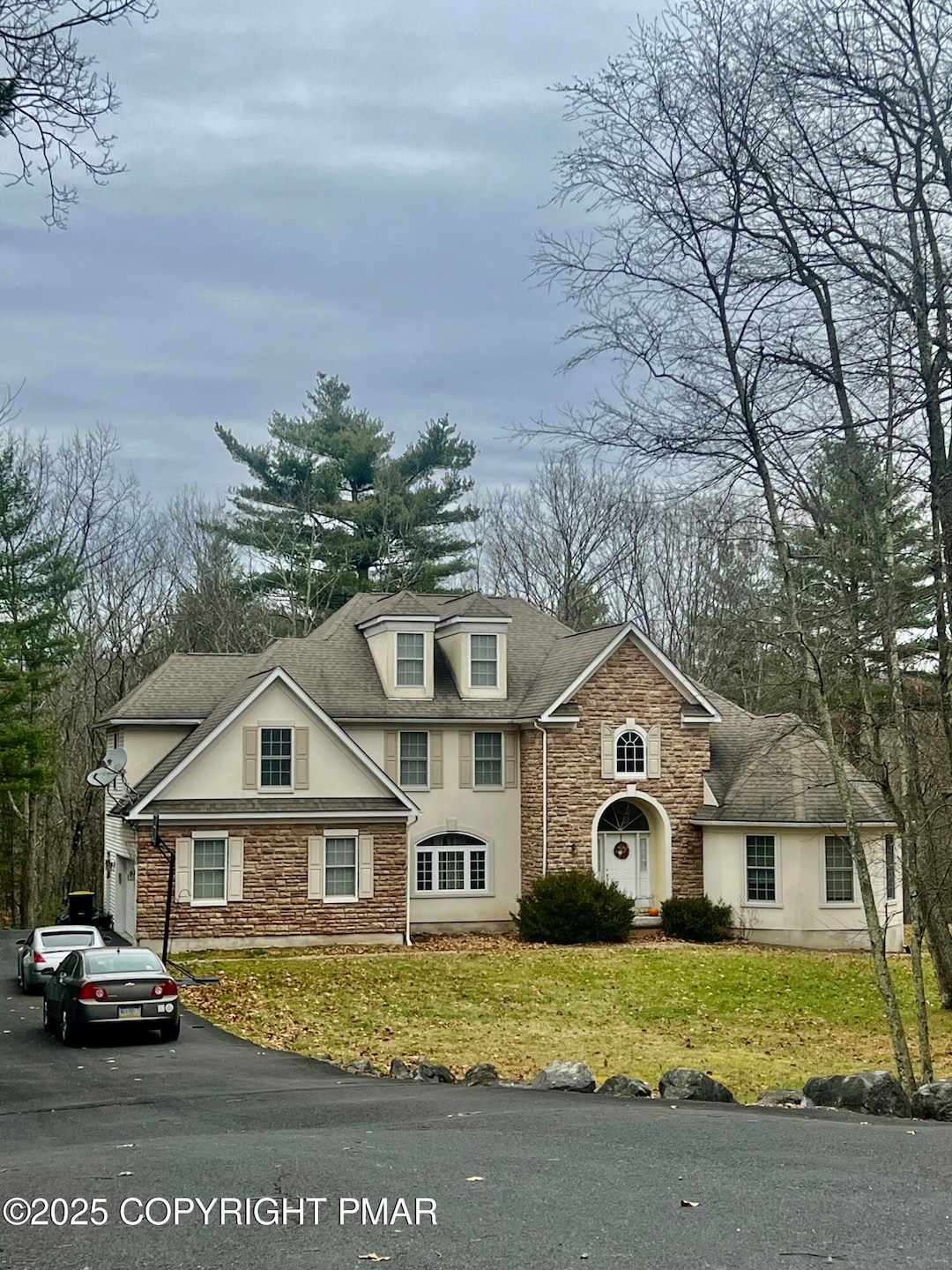 371 Joanne Ct, Bartonsville, PA 18321 - photo 1