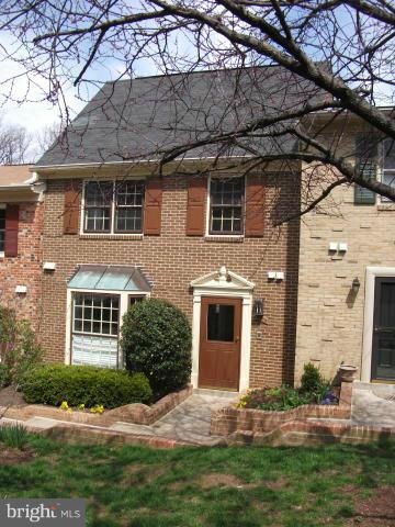 694 N Armistead St unit 48, Alexandria, VA 22312 - photo 1