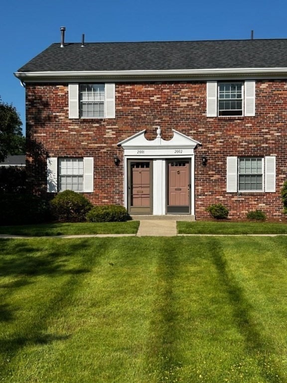 2002 Windsor Dr, Framingham, MA 01701 - photo 1