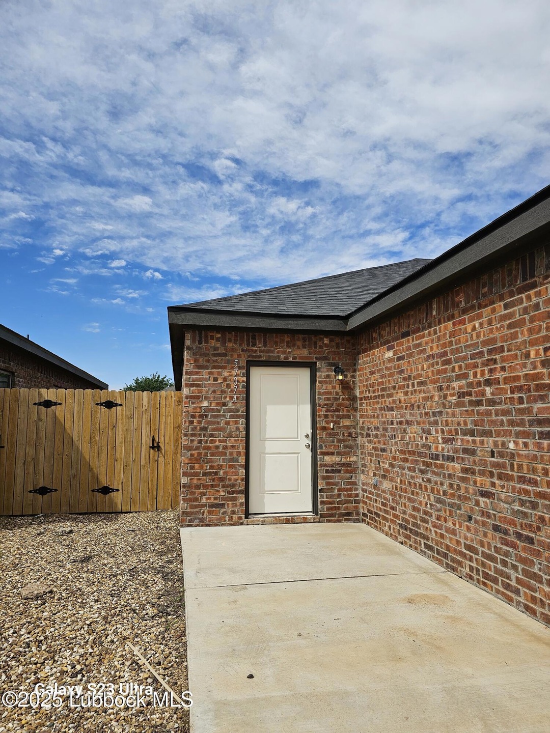 5707 Kemper Unit A Front