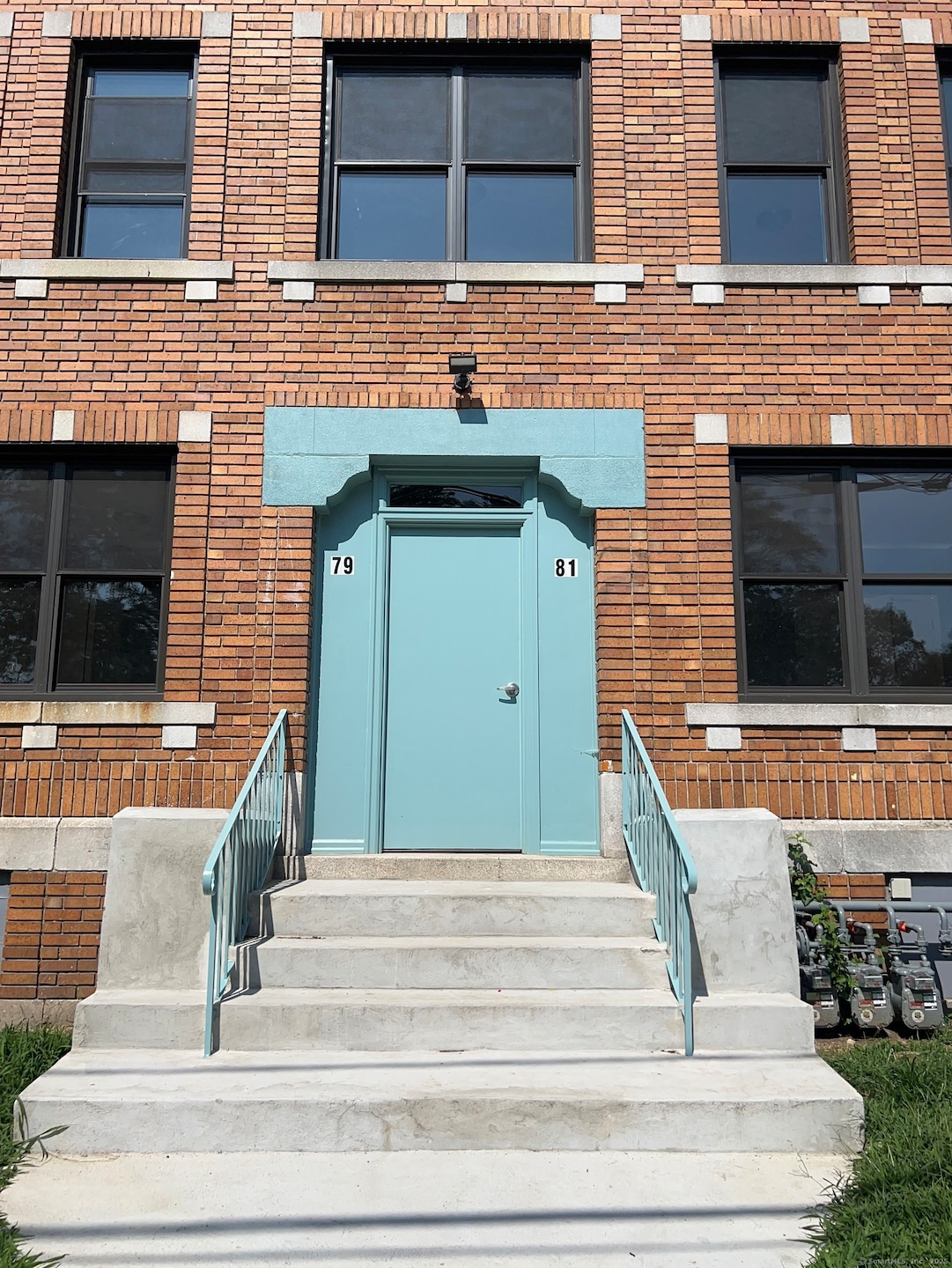 79 Barbour St unit S1, Hartford, CT 06120 - photo 1