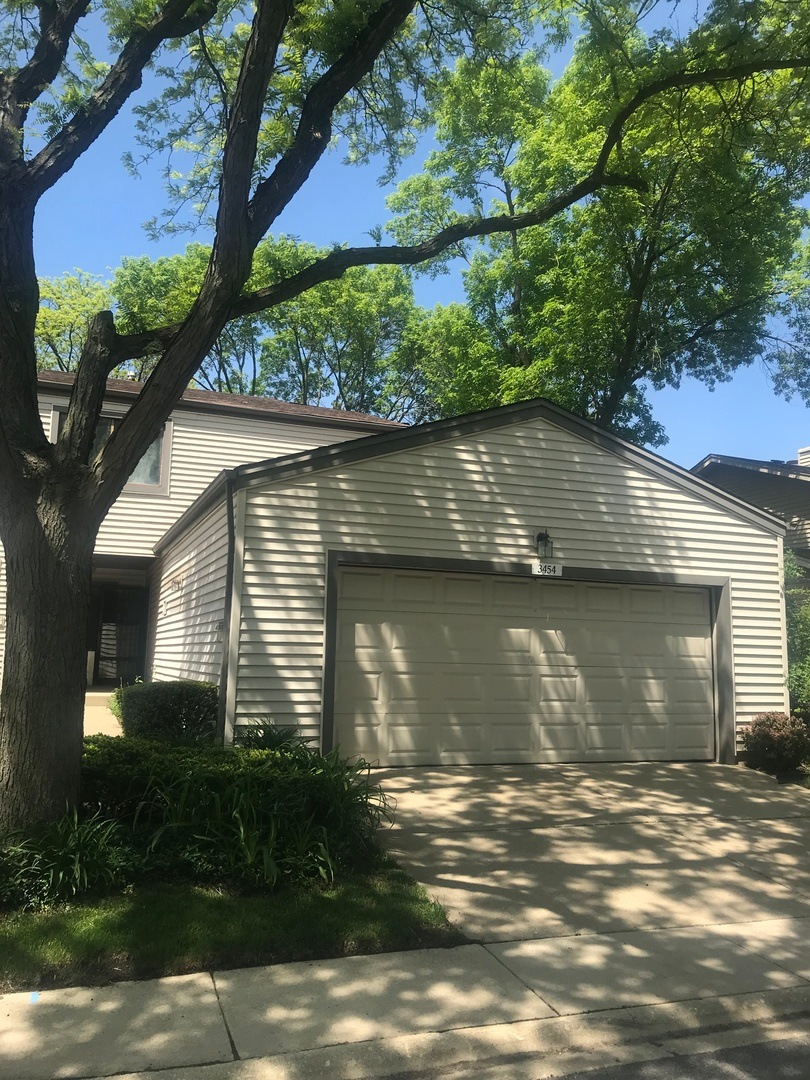 3454 Golfview Dr, Hazel Crest, IL 60429 - photo 1