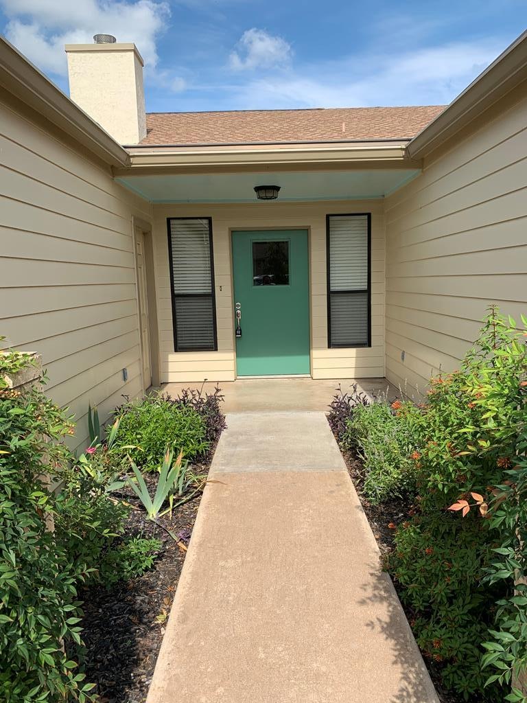 405 Summit Cir, Fredericksburg, TX 78624 - photo 1