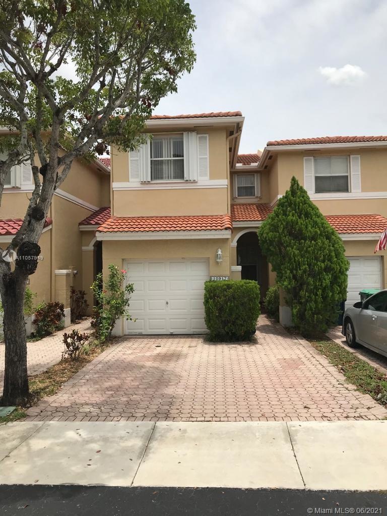 10917 NW 43rd Ln, Doral, FL 33178 - photo 1