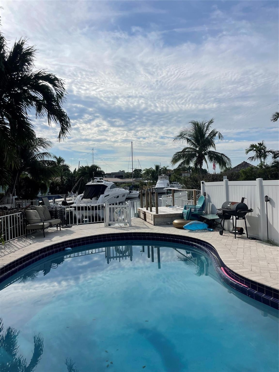 Pool with water views. Bring your paddle boards an