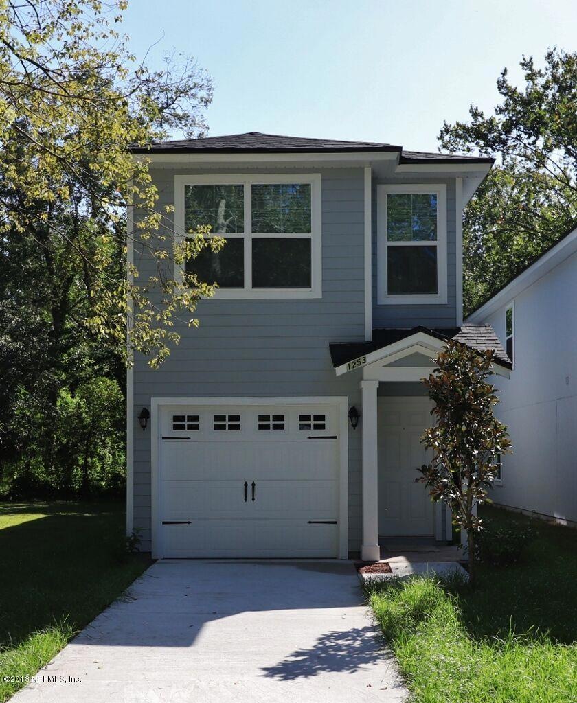 1253 Pangola Dr, Jacksonville, FL 32205 - photo 1