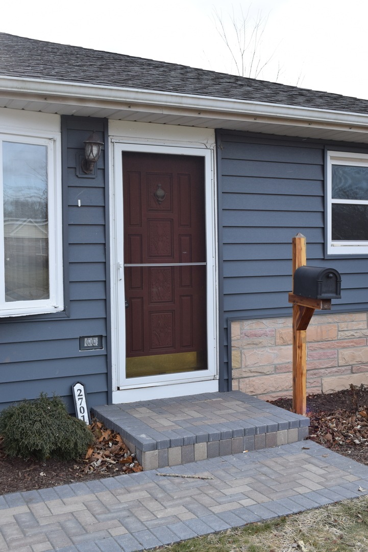 2701 Sigwalt St, Rolling Meadows, IL 60008 - photo 1