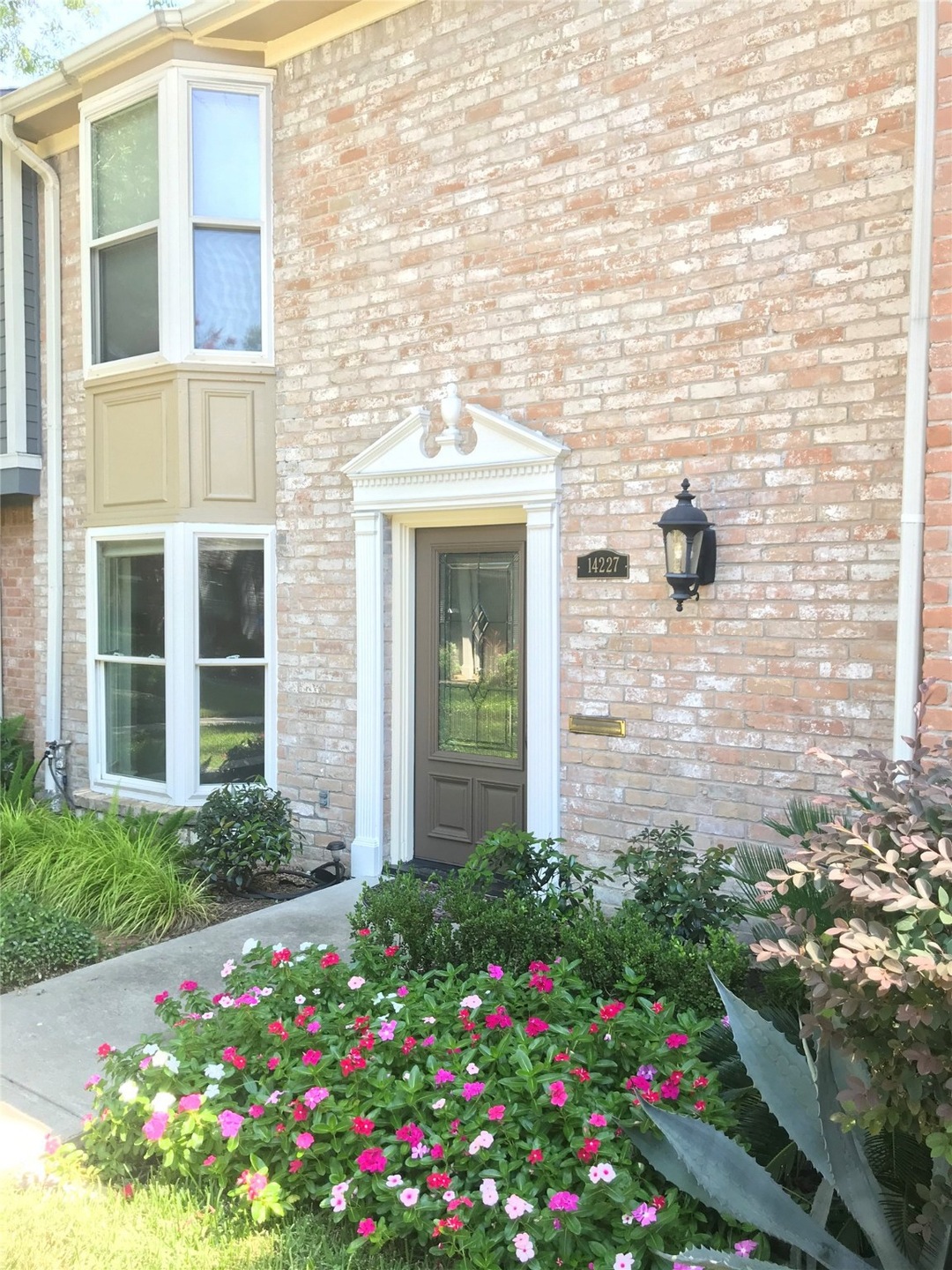14227 Lost Meadow Ln, Houston, TX 77079 - photo 1