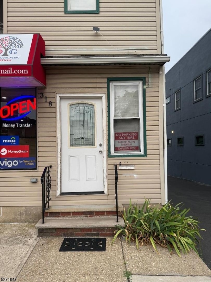 For Rent $1,600/month