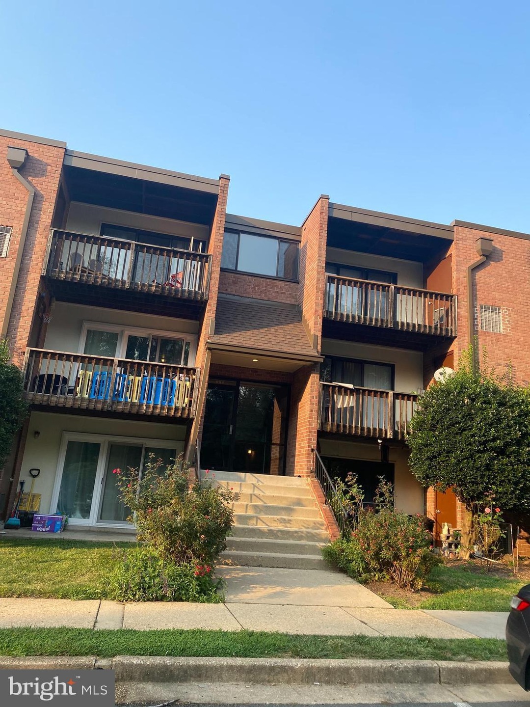 10722 West Dr unit 304, Fairfax, VA 22030 - photo 1