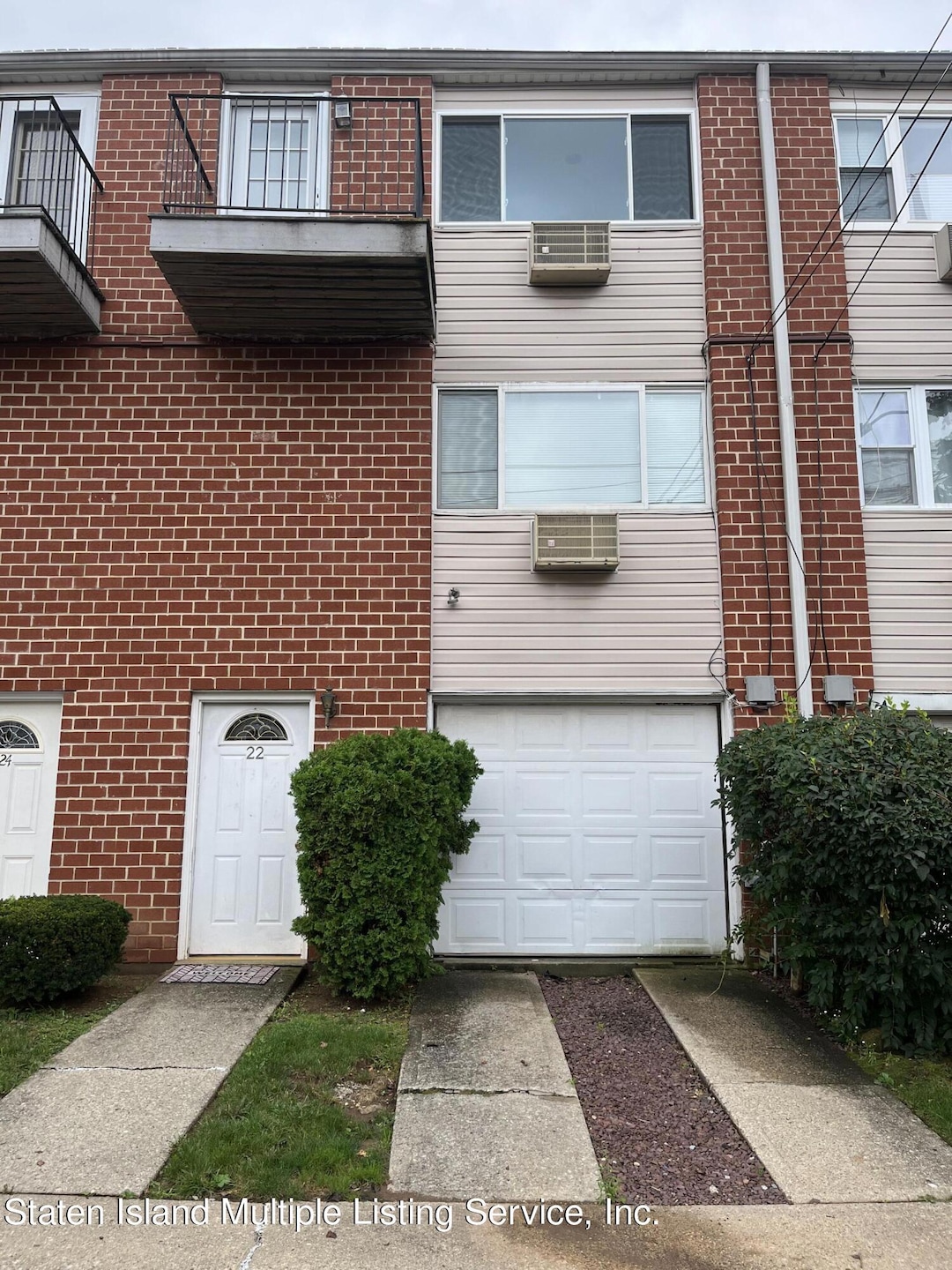 22 Francine Ct unit B, Staten Island, NY 10306 - photo 1