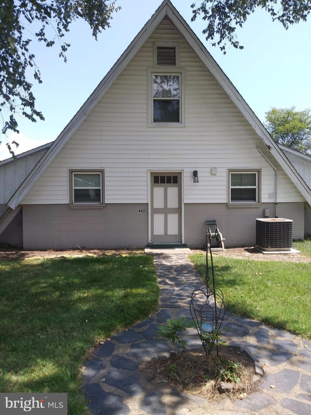 442 Shore Dr, Colonial Beach, VA 22443 - photo 1