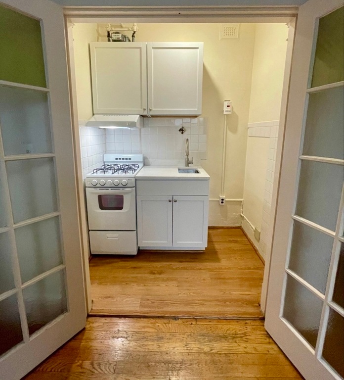 Garrison Hall unit 608, Boston, MA 02116 - photo 1
