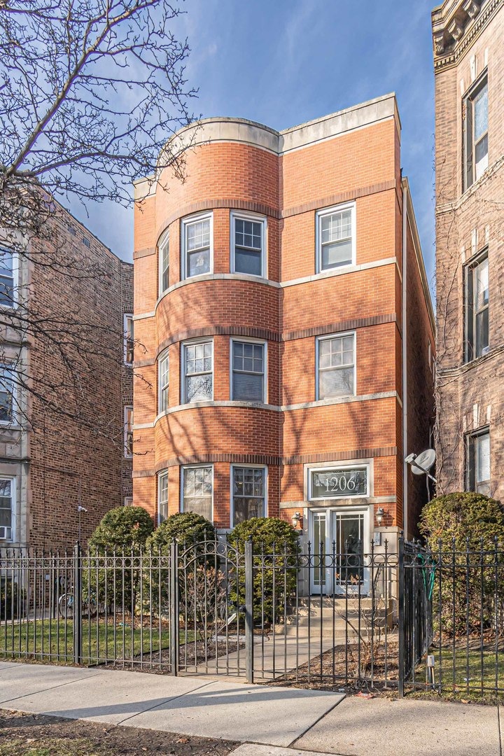 1206 W Addison St unit 1, Chicago, IL 60613 - photo 1