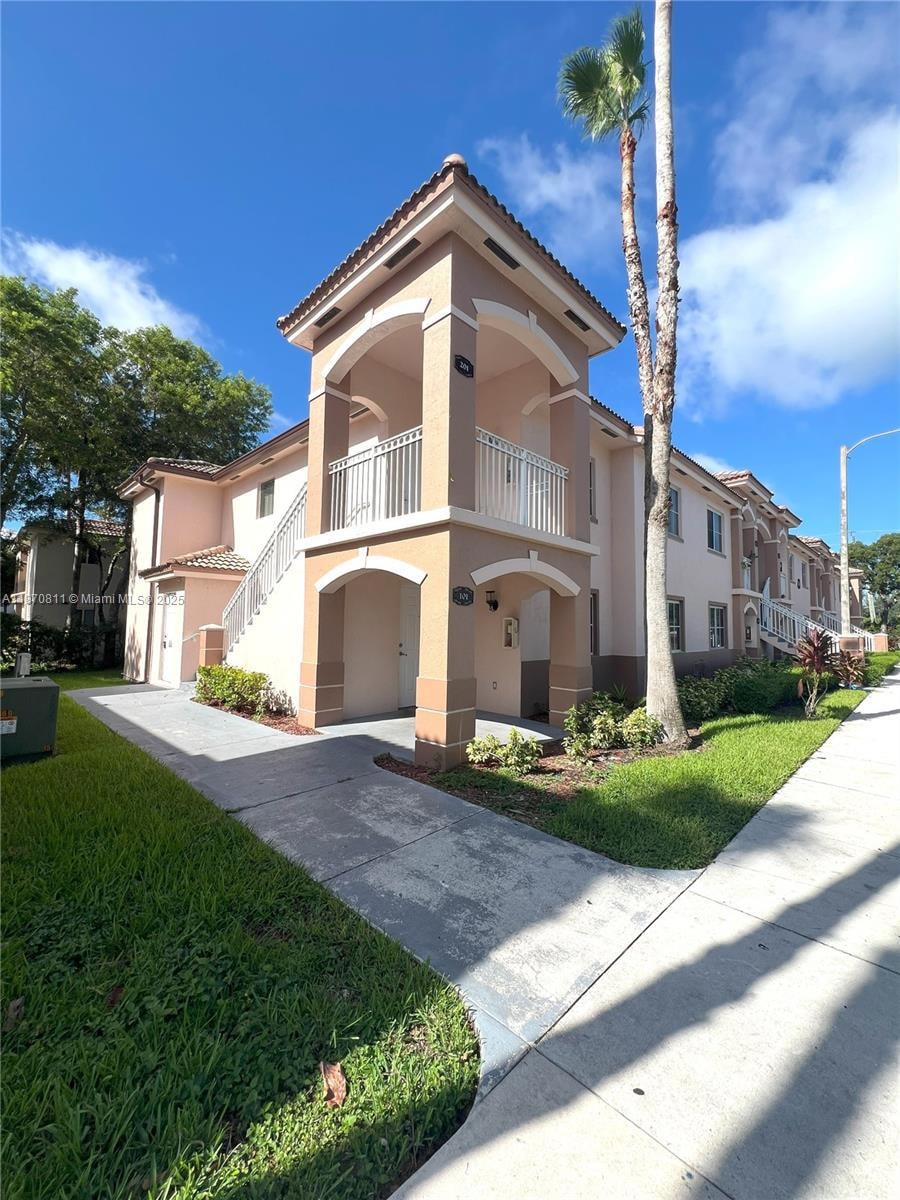 1240 SE 28th Ct unit 101, Homestead, FL 33035 - photo 1