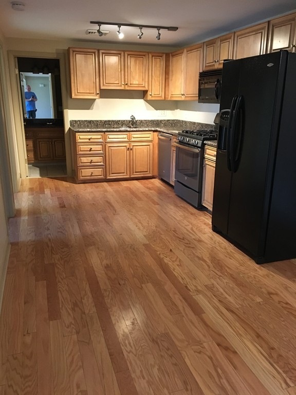 905 Locust St unit 7, Fall River, MA 02720 - photo 1