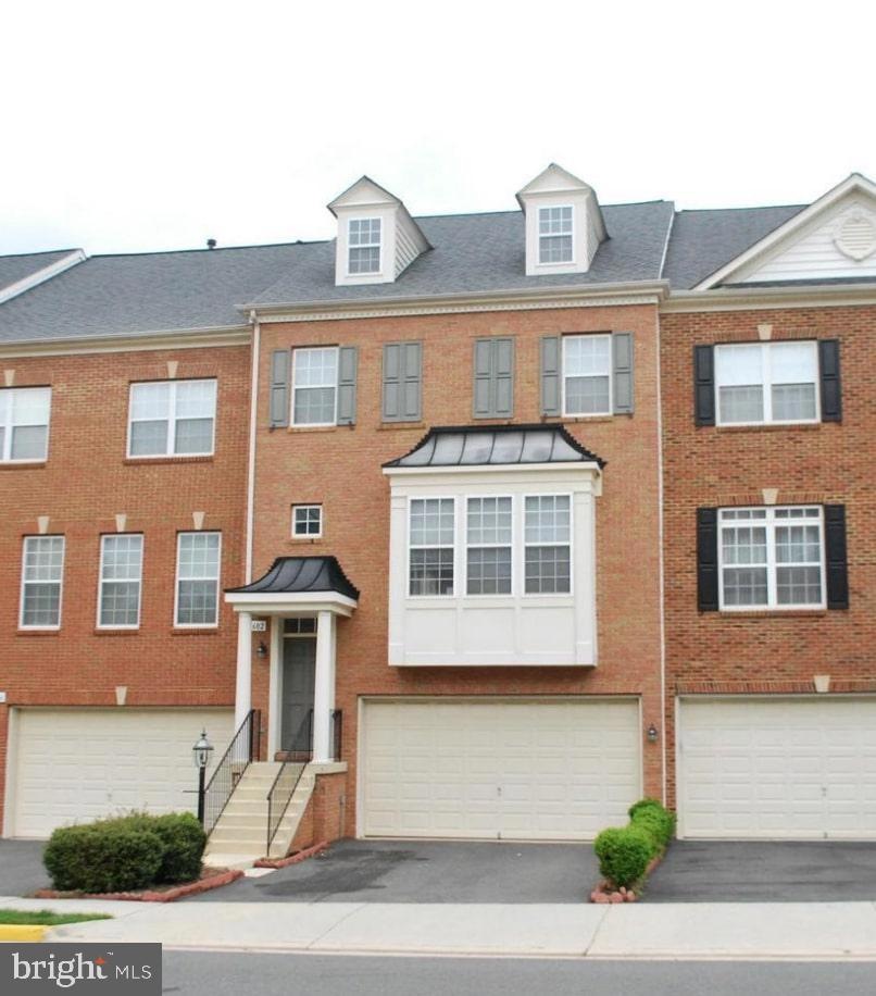 12602 Buckleys Gate Dr, Fairfax, VA 22030 - photo 1