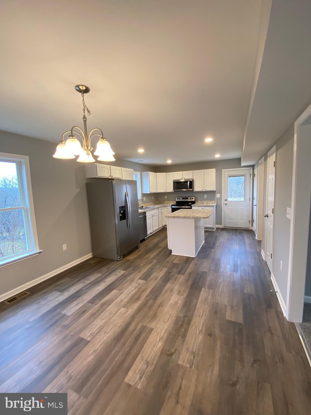 491 Stonewall St, Strasburg, VA 22657 - photo 1