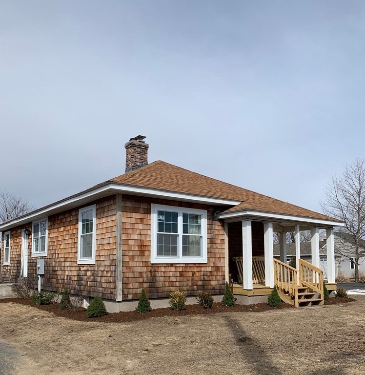 102 Arcadia Blvd, Springfield, MA 01118 - photo 1