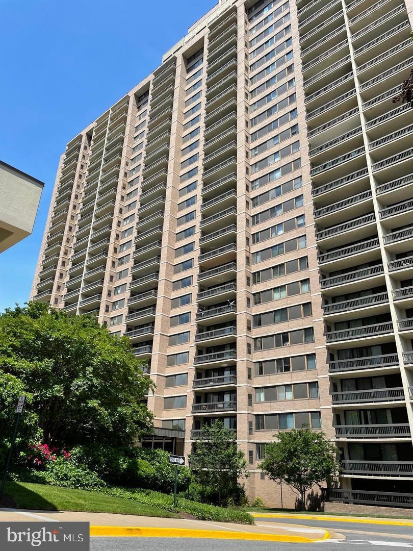 Skyline Square North and South unit 2102N, Baileys Crossroads, VA 22041 - photo 1