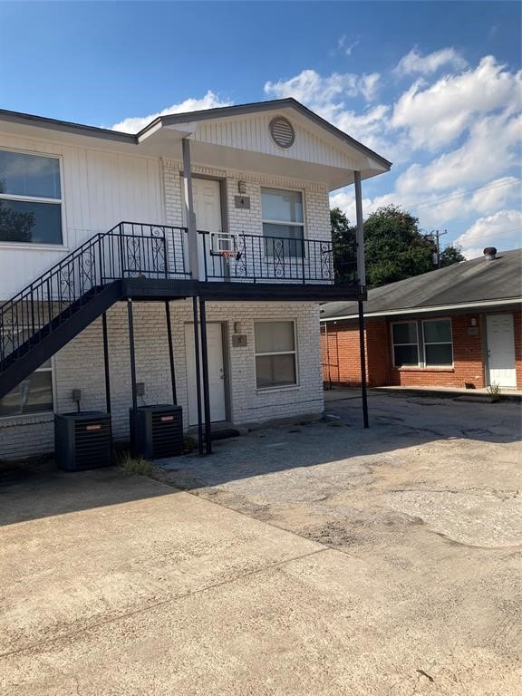 5130 Chapman St unit 4, Houston, TX 77009 - photo 1