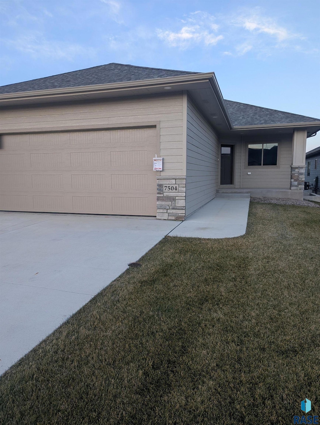 7504 W Flowerfields Place, Sioux Falls, SD 57106 - photo 1