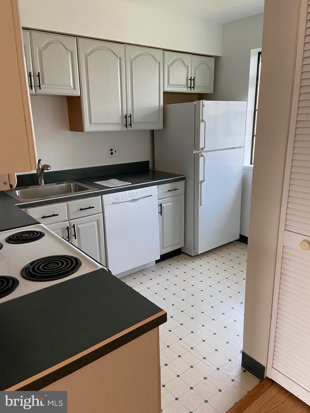 556B Willow Turn, Mount Laurel, NJ 08054 - photo 1